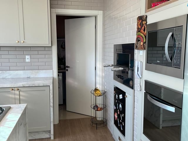 Apartamento com 242m² 3 quartos e 4 banheiros, à venda, no bairro Centro em Balneário Camboriú