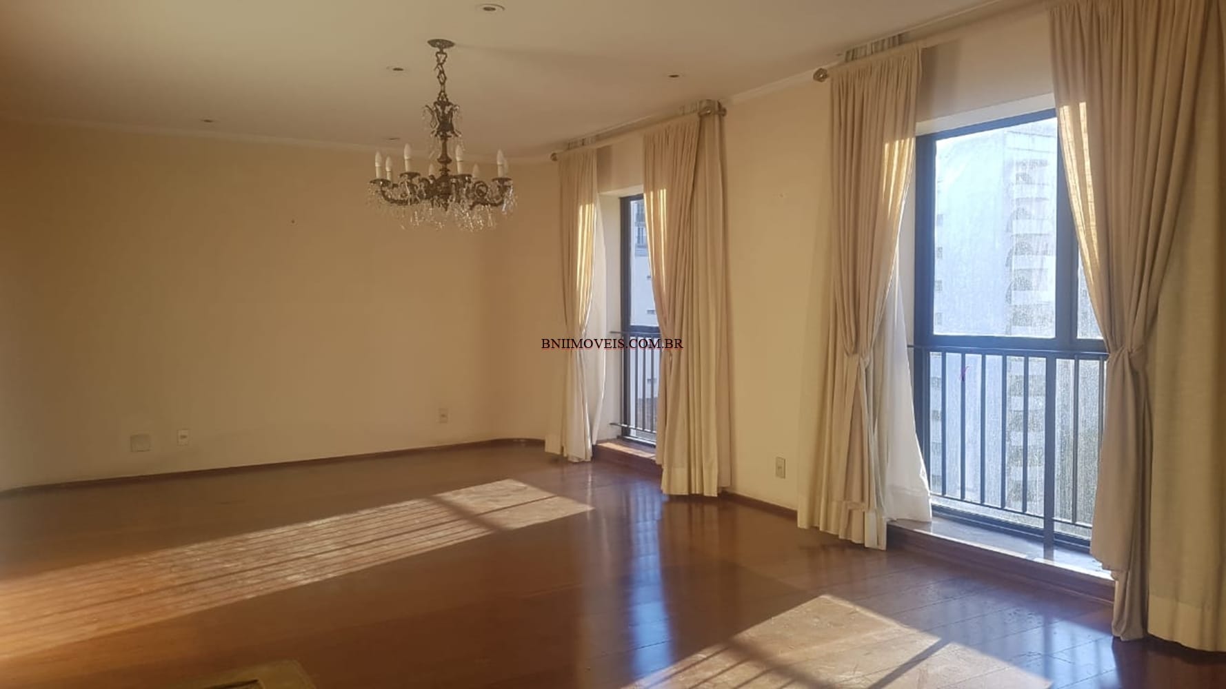 Apartamento, 3 quartos, 245 m² - Foto 2