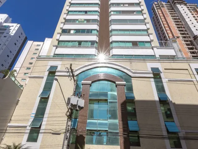Apartamento com 213m² 3 quartos e 4 banheiros, à venda, no bairro Centro em Balneário Camboriú