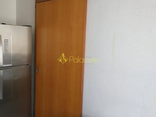 Apartamento 2 quartos e 1 banheiro, à venda, no bairro Vila Areao em Taubaté