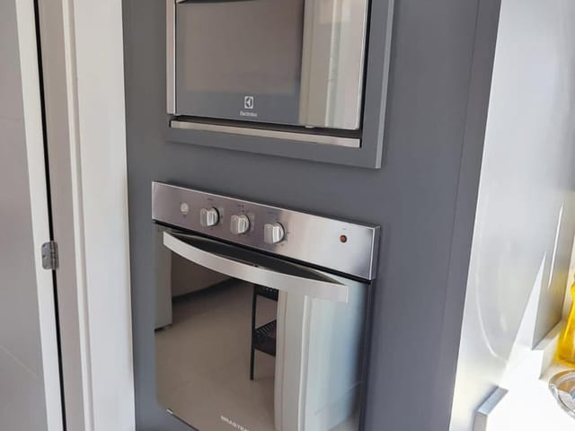 Apartamento com 190m² 4 quartos e 5 banheiros, à venda, no bairro Meia Praia em Itapema