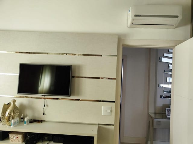 Apartamento com 190m² 4 quartos e 5 banheiros, à venda, no bairro Meia Praia em Itapema