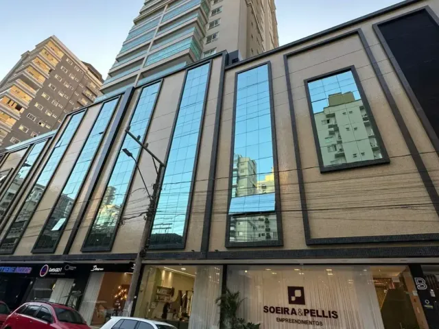 Apartamento com 160m² 3 quartos e 4 banheiros, à venda, no bairro Meia Praia em Itapema