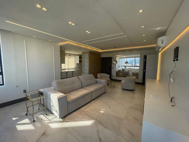 Apartamento com 129m² 3 quartos e 4 banheiros, à venda, no bairro Centro em Balneário Camboriú