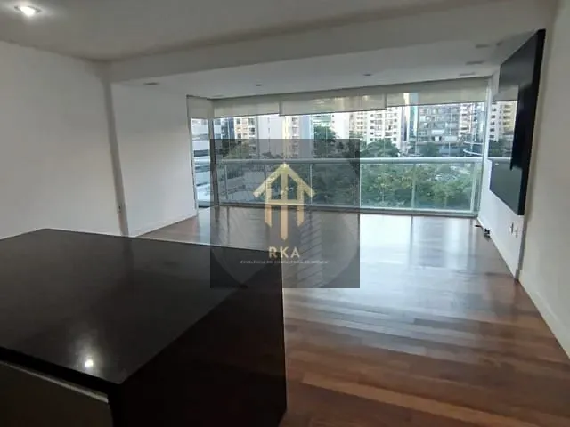 Apartamento 1 quarto e 2 banheiros, à venda ou para alugar, no bairro Itaim Bibi em São Paulo
