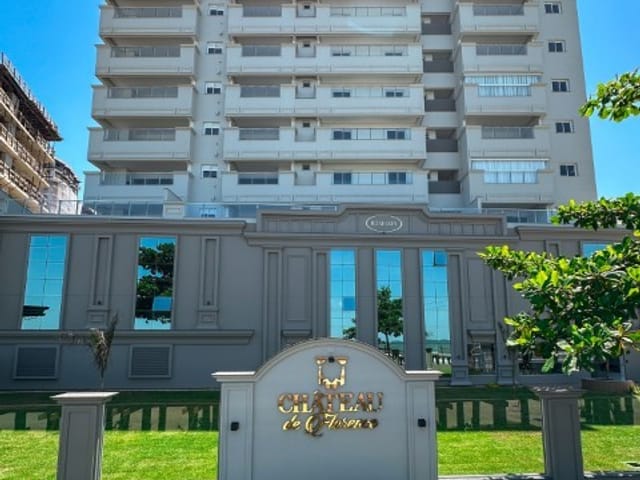 Apartamento com 182m² 4 quartos e 5 banheiros, à venda, no bairro Meia Praia em Itapema