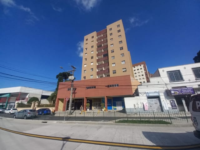 Apartamento 3 quartos e 1 banheiro, para alugar, no bairro Novo Mundo em Curitiba