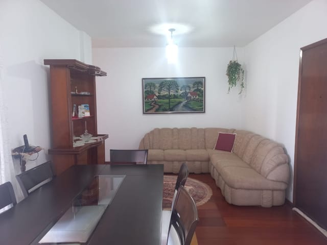 Apartamento 3 quartos e 1 banheiro, para alugar, no bairro Novo Mundo em Curitiba