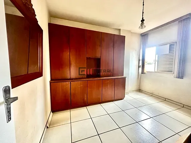 Apartamento com 82m² 2 quartos e 1 banheiro, à venda, no bairro Centro em Londrina