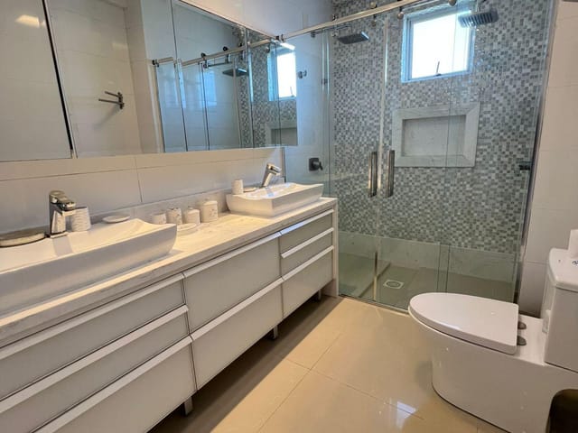 Apartamento com 270m² 3 quartos e 4 banheiros, à venda, no bairro Centro em Balneário Camboriú