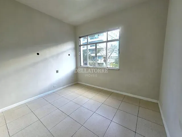 Apartamento 1 quarto e 1 banheiro, à venda ou para alugar, no bairro Alto em Teresópolis