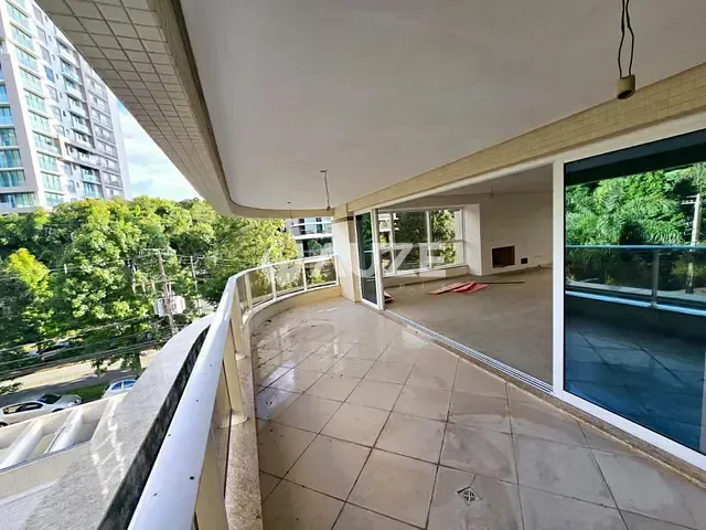 Apartamento com 372m² 4 quartos e 6 banheiros, à venda, no bairro Mossunguê em Curitiba