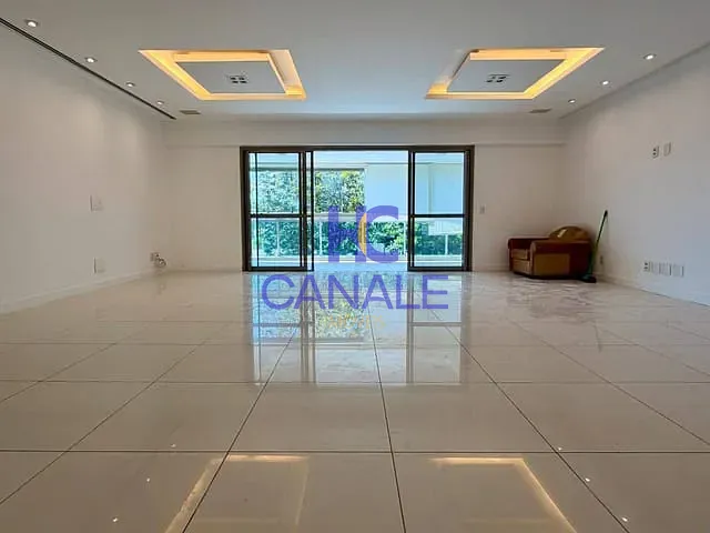 Apartamento com 260m² 4 quartos e 6 banheiros, à venda ou para alugar, no bairro Barra da Tijuca em Rio de Janeiro