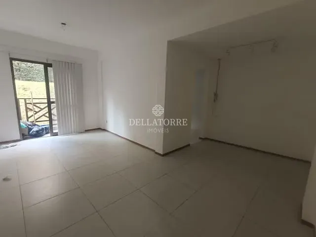 Apartamento 2 quartos e 2 banheiros, para alugar, no bairro Cascata Guarani em Teresópolis
