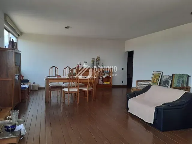 Apartamento com 317m² 4 quartos e 3 banheiros, à venda, no bairro Centro em Uberaba