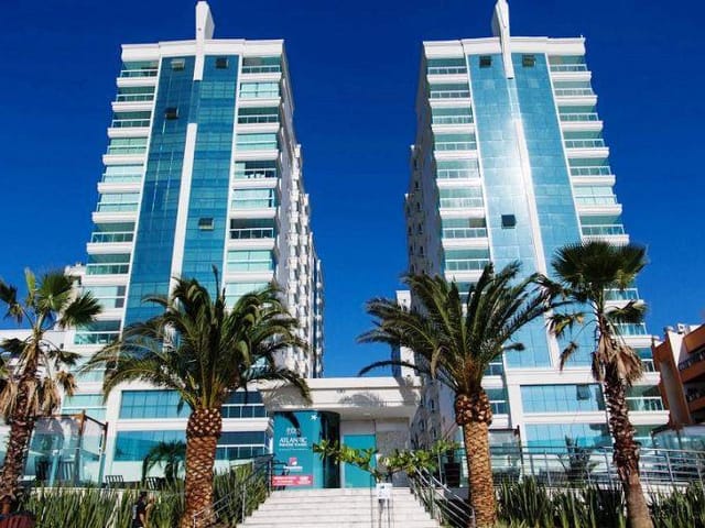 Apartamento com 362m² 4 quartos e 5 banheiros, à venda, no bairro Meia Praia em Itapema