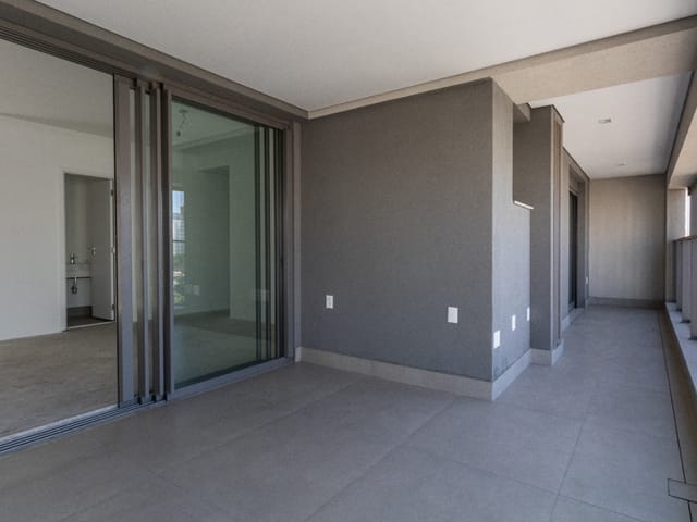 Apartamento com 160m² 3 quartos e 5 banheiros, à venda, no bairro Vila Nova Conceição em São Paulo