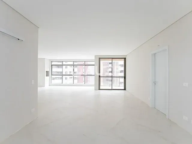 Apartamento com 171m² 3 quartos e 5 banheiros, à venda, no bairro Água Verde em Curitiba