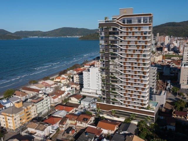 Apartamento com 117m² 3 quartos e 4 banheiros, à venda, no bairro Balneário Perequê em Porto Belo