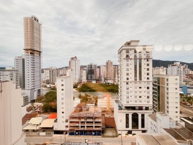 Apartamento com 150m² 4 quartos e 5 banheiros, à venda, no bairro Meia Praia em Itapema