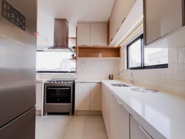 Apartamento com 150m² 4 quartos e 5 banheiros, à venda, no bairro Meia Praia em Itapema
