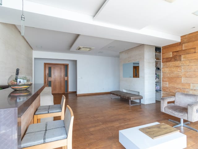 Apartamento com 245m² 4 quartos e 6 banheiros, à venda, no bairro Jardim Paulista em São Paulo