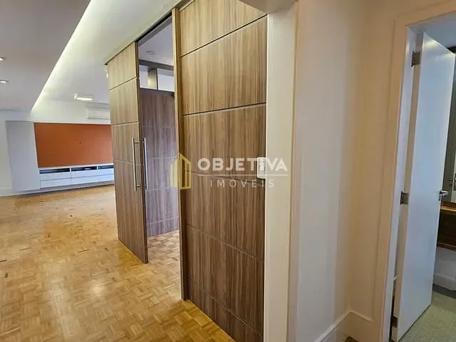 Apartamento 3 quartos e 2 banheiros, à venda, no bairro Menino Deus em Porto Alegre