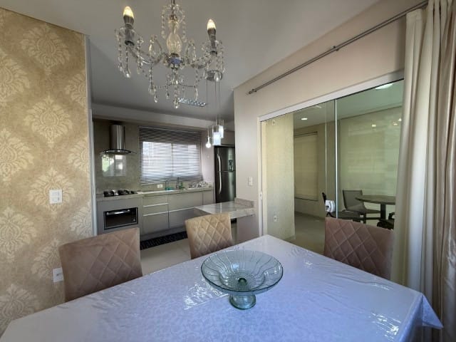 Apartamento com 183m² 3 quartos e 4 banheiros, à venda, no bairro Meia Praia em Itapema