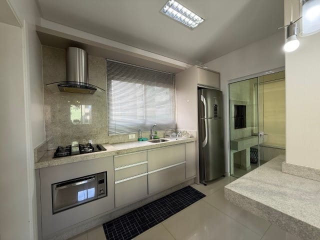 Apartamento com 183m² 3 quartos e 4 banheiros, à venda, no bairro Meia Praia em Itapema