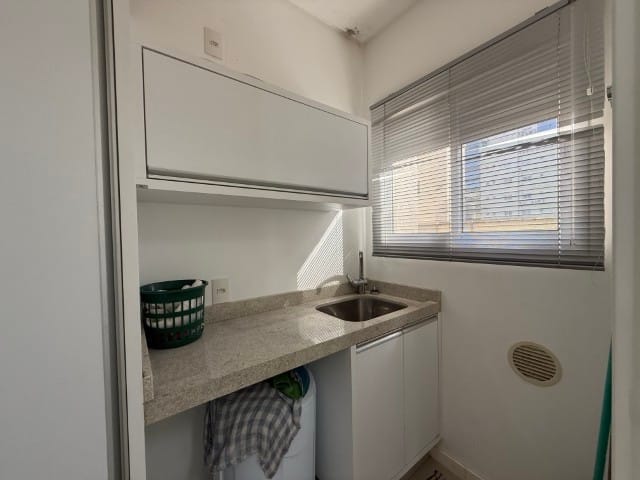 Apartamento com 183m² 3 quartos e 4 banheiros, à venda, no bairro Meia Praia em Itapema