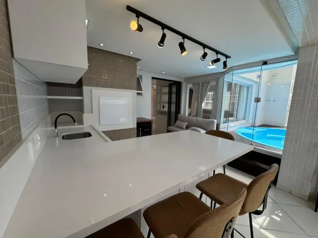 Apartamento com 186m² 3 quartos e 4 banheiros, à venda, no bairro Centro em Balneário Camboriú