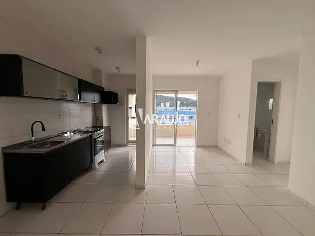 Apartamento com 56m² 2 quartos e 1 banheiro, para alugar, no bairro Espinheiros em Itajaí