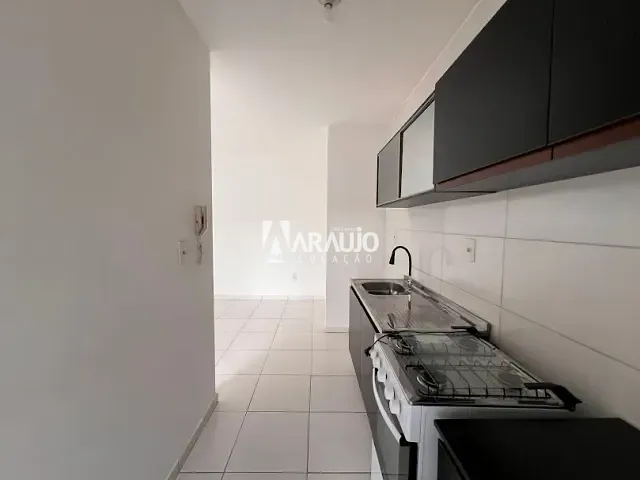 Apartamento com 56m² 2 quartos e 1 banheiro, para alugar, no bairro Espinheiros em Itajaí