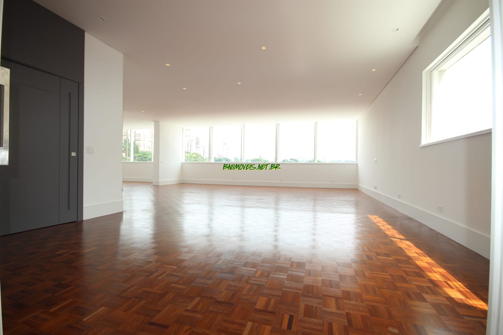 Apartamento, 3 quartos, 420 m² - Foto 2