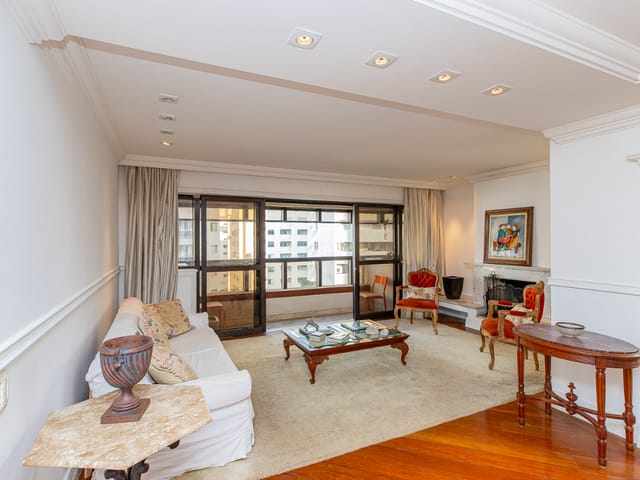 Apartamento com 155m² 4 quartos e 5 banheiros, à venda, no bairro Moema em São Paulo