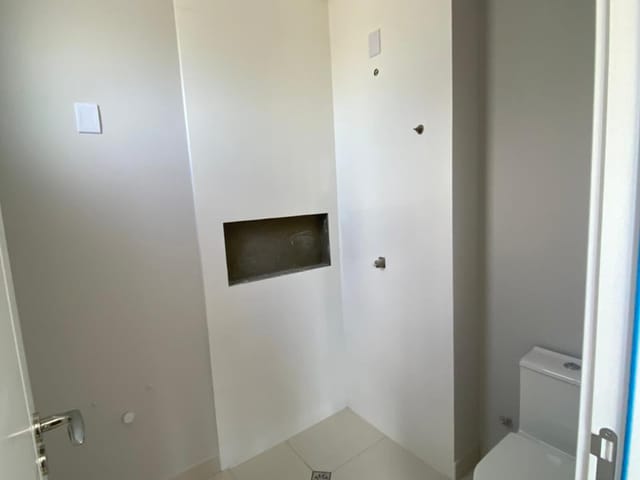 Apartamento com 183m² 4 quartos e 5 banheiros, à venda, no bairro Meia Praia em Itapema