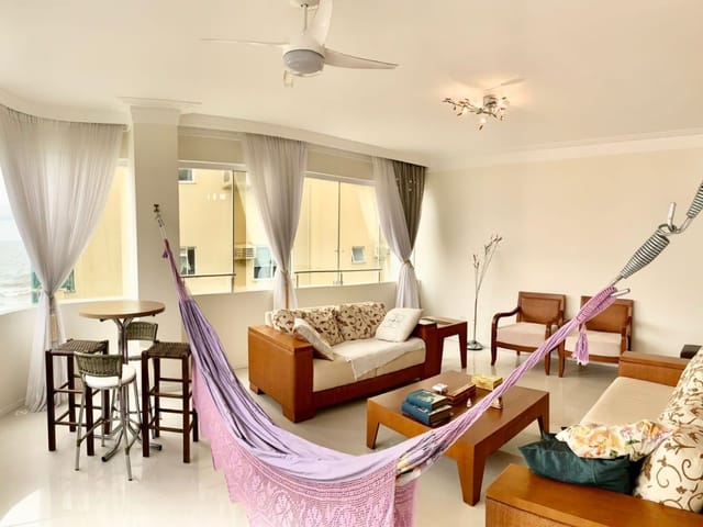 Apartamento com 287m² 3 quartos e 4 banheiros, à venda, no bairro Meia Praia em Itapema