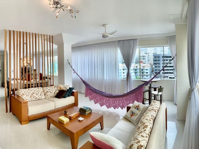 Apartamento com 287m² 3 quartos e 4 banheiros, à venda, no bairro Meia Praia em Itapema