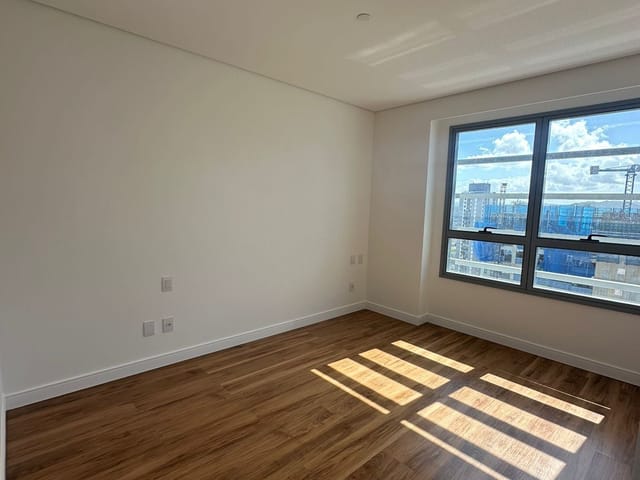 Apartamento com 165m² 4 quartos e 5 banheiros, à venda, no bairro Centro em Balneário Camboriú