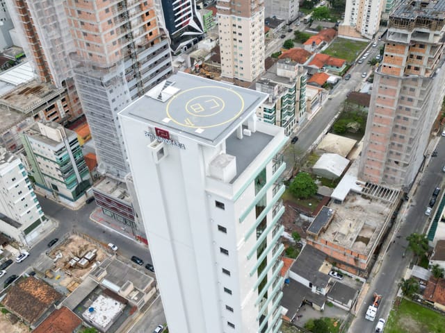 Apartamento com 114m² 3 quartos e 4 banheiros, à venda, no bairro Meia Praia em Itapema