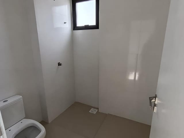 Apartamento com 114m² 3 quartos e 4 banheiros, à venda, no bairro Meia Praia em Itapema