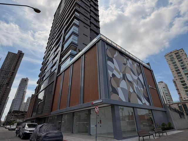 Apartamento com 135m² 3 quartos e 4 banheiros, à venda, no bairro Meia Praia em Itapema