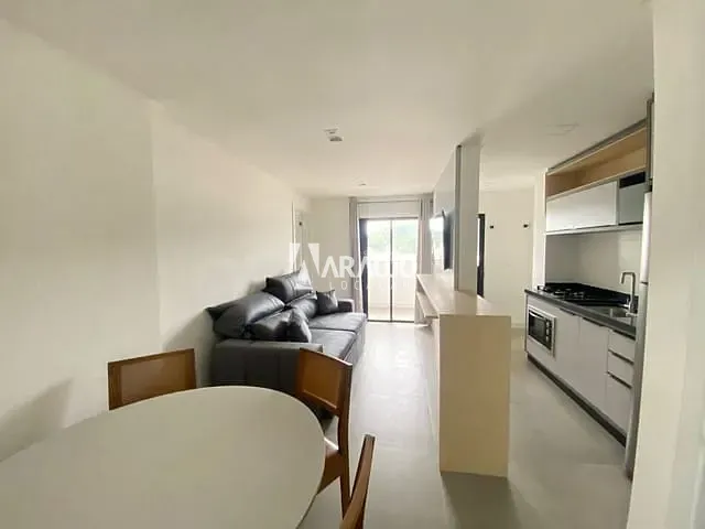 Apartamento 1 quarto e 1 banheiro, para alugar, no bairro Centro em Itajaí