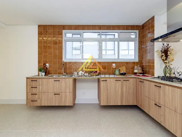 Apartamento com 230m² 3 quartos e 2 banheiros, à venda, no bairro Higienópolis em São Paulo