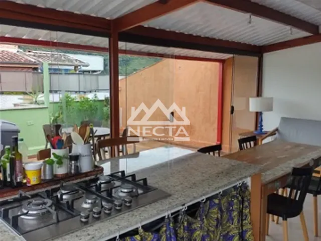 Apartamento com 178m² 4 quartos e 3 banheiros, à venda, no bairro Centro em Ubatuba