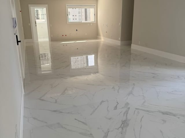 Apartamento com 301m² 4 quartos e 5 banheiros, à venda, no bairro Centro em Balneário Camboriú