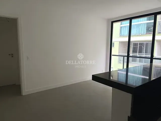Apartamento 1 quarto e 1 banheiro, à venda ou para alugar, no bairro Alto em Teresópolis
