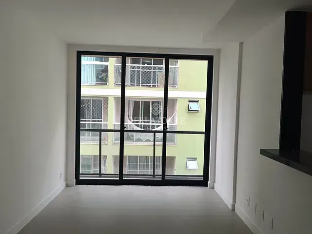Apartamento 1 quarto e 1 banheiro, à venda ou para alugar, no bairro Alto em Teresópolis