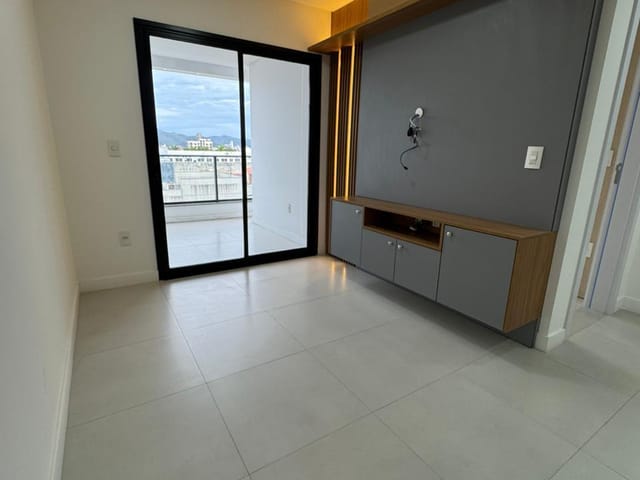 Apartamento com 99m² 1 quarto e 1 banheiro, à venda, no bairro Estados em Balneário Camboriú