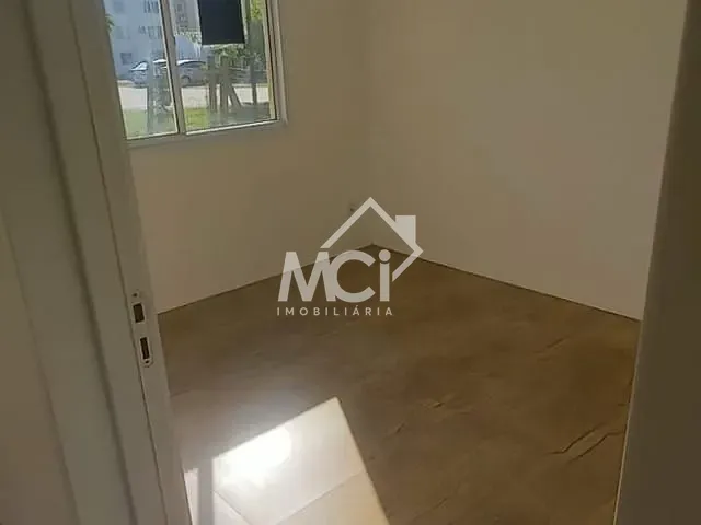 Apartamento 2 quartos e 1 banheiro, à venda, no bairro Umuharama em Pelotas